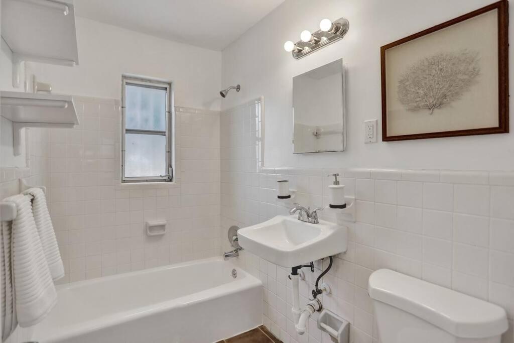 Elegant 2bd Home, West Palm Beach, Steps To