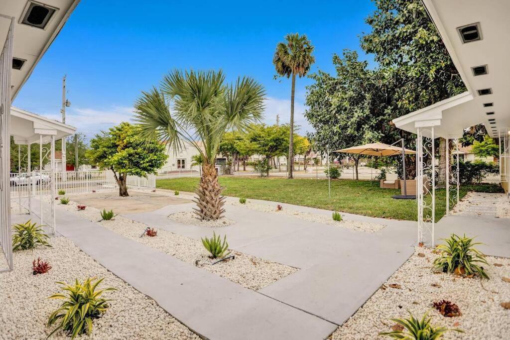 Elegant 2bd Home, West Palm Beach, Steps To